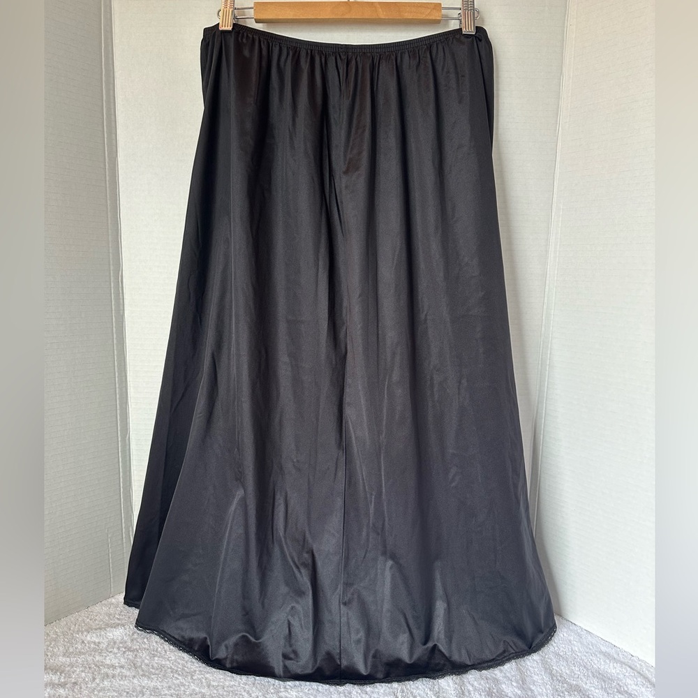 Vanity Fair black slip 2XL